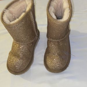 UGG kids classic short II glitter